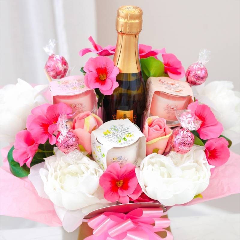 Pretty in Pink Prosecco, Chocolate and Yankee Candle Bouquet